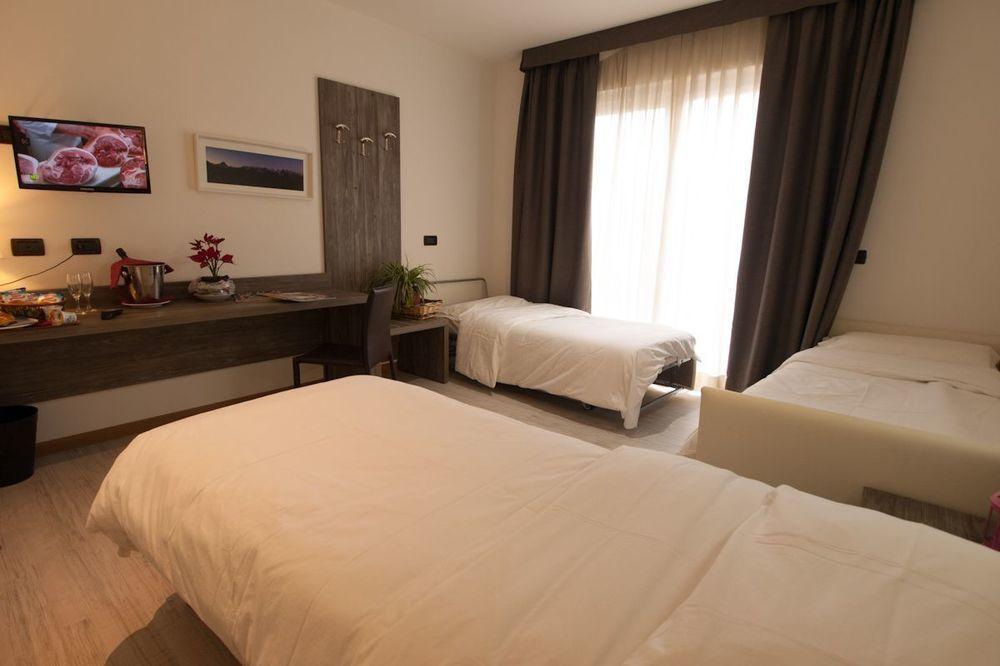 Hotel Le Soleil Challand-Saint-Anselme Exterior foto