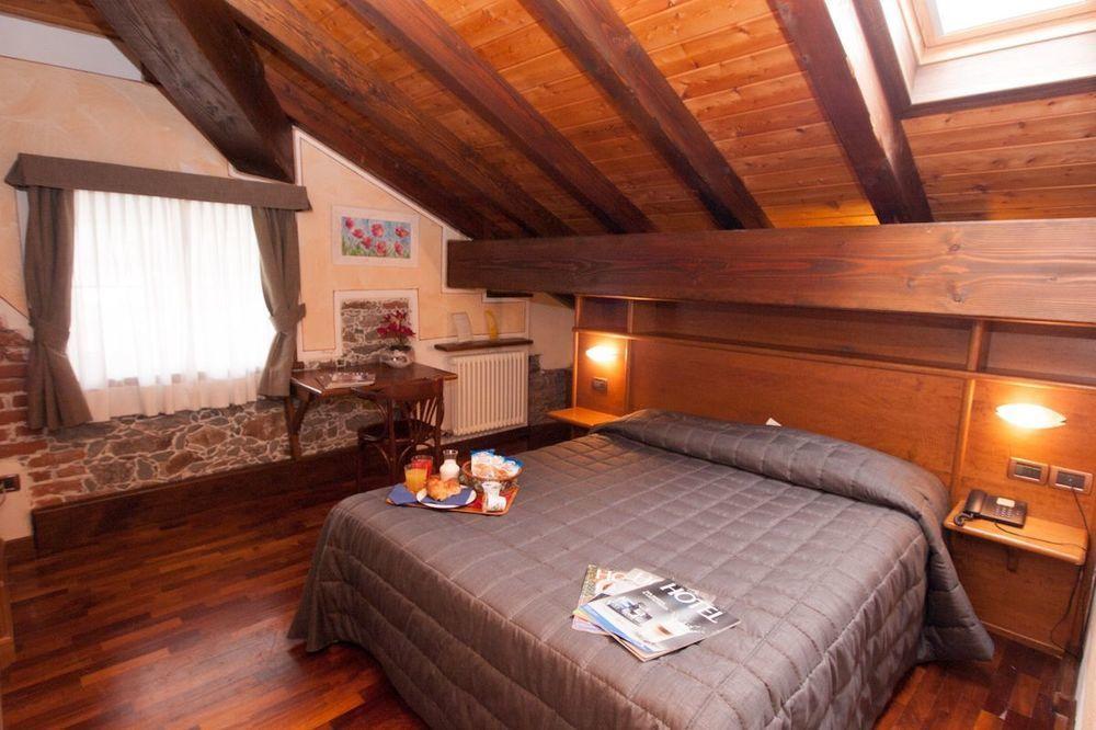 Hotel Le Soleil Challand-Saint-Anselme Exterior foto